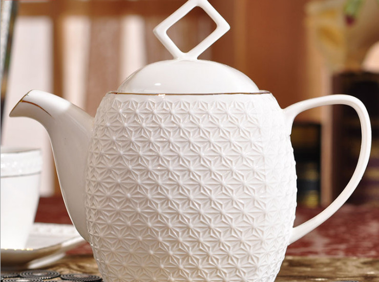 Bone Porcelain Ice Cream Tea Teapot Quartz Lace Water Bottle Relief White Teapot Coffee
