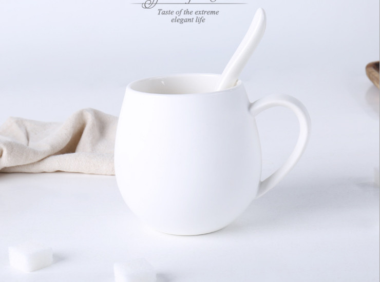陶瓷骨瓷马克杯 创意纯白哑光可爱圆肚杯 欧式磨砂马克杯子带勺简约陶瓷水杯批发