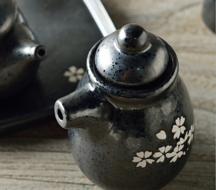 Cherry Blossom Seasoning Pot Soy Sauce Pot Japanese Creative Ceramic Seasoning Jar Black Matt Quaint Tableware