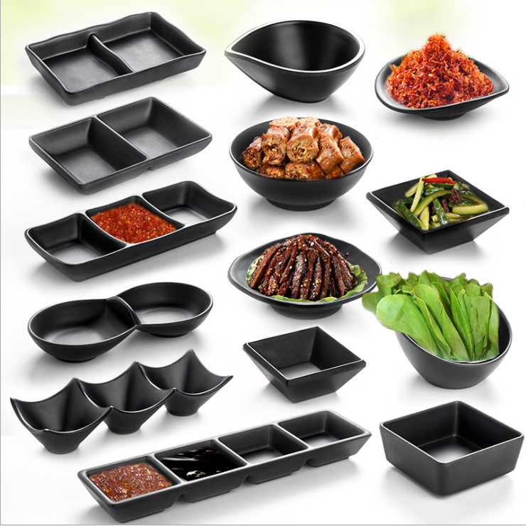 創意日式火鍋餐具調料碟兩格味碟仿瓷密胺黑色小吃盤子三格蘸醬碟
