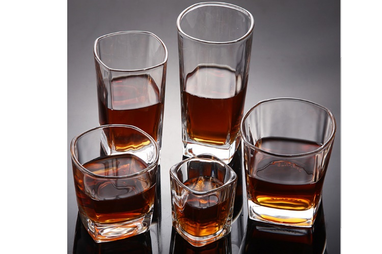 (整箱) 加厚耐熱玻璃杯 威士忌 水杯 酒杯 飲料杯 四方杯 茶杯 啤酒杯 果汁杯
