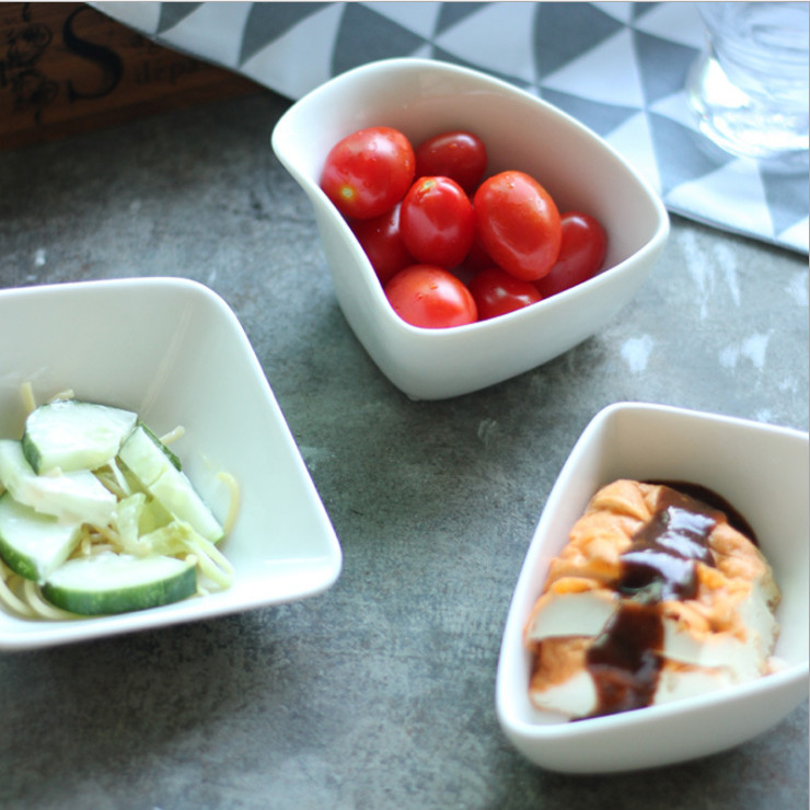 日式純白瓷陶碟子創意不規則火鍋醬料碟涼菜點心小碗沙拉佐料碟子