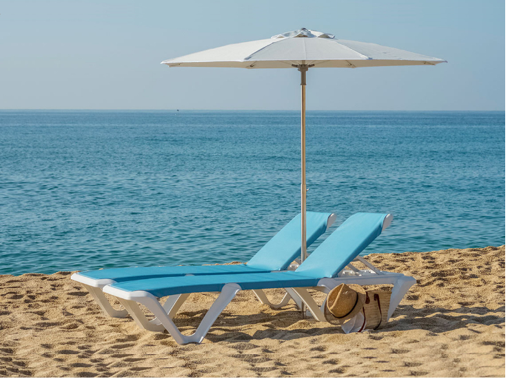 戶外歐式躺椅泳池露天躺床海邊休閒塑料西班牙進口沙灘椅 (運費及安裝費另報)