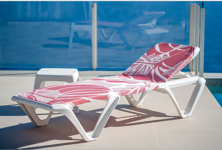 户外欧式躺椅泳池露天躺床海边休闲塑料西班牙进口沙滩椅 (运费及安装费另报)