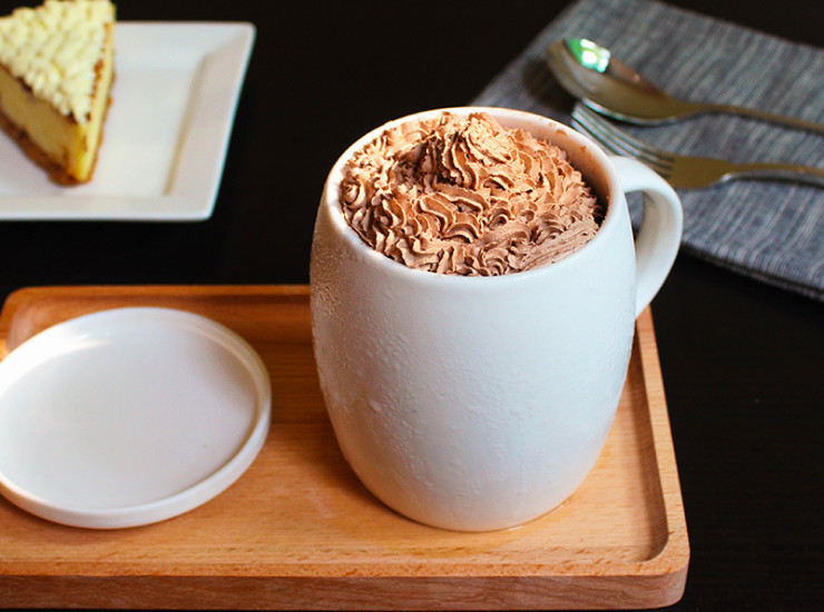 純白簡約陶瓷馬克杯創意帶蓋牛奶咖啡杯手柄大容量茶水杯 550ML