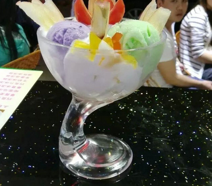 (即取玻璃餐具甜品雪糕杯現貨) (箱/32隻) 創意透明手托玻璃杯甜品雪糕杯 冰淇淋奶昔水果沙拉杯子250ml